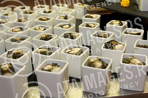 Otkrivanje japanske hrane u Republici Srbiji 2016 odrzano u Crowne plaza u organizaciji ambasade Japana u Srbiji i Ministarstva poljoprivrede, sumarstva i ribarstva Japana.