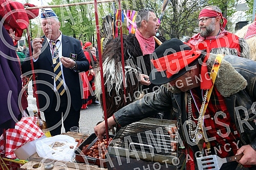 In a great atmosphere, a large carnival procession from Mladen Stojanovc Park arrived at Krajina Square, where the central event of the first Banja Luka Carnival was held.U sjajnoj atmosferi velika karnevalska povorka od Parka Mladen Stojanovc stig
