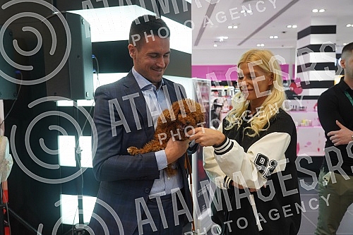 The draw for the upcoming Serbia Open tennis tournament was held at the Big Shopping Center in Karaburma.U Big shopping centru na Karaburmi odrzano je zrebanju za predstojeci  teniski turnir Serbia Open.