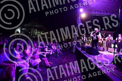 The bard of tambourine music, Zvonko Bogdan, held a concert as part of the July series of Garden Sessions concerts in the Jevremovac Botanical Garden.Bard tamburaske muzike Zvonko Bogdan odrao je koncert u skolpu julske serije Garden Sessions konce