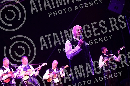 The bard of tambourine music, Zvonko Bogdan, held a concert as part of the July series of Garden Sessions concerts in the Jevremovac Botanical Garden.Bard tamburaske muzike Zvonko Bogdan odrao je koncert u skolpu julske serije Garden Sessions konce