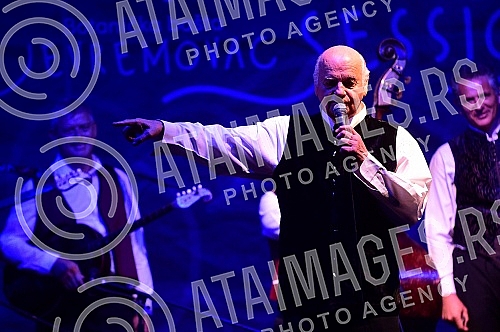 The bard of tambourine music, Zvonko Bogdan, held a concert as part of the July series of Garden Sessions concerts in the Jevremovac Botanical Garden.Bard tamburaske muzike Zvonko Bogdan odrao je koncert u skolpu julske serije Garden Sessions konce