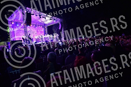 The bard of tambourine music, Zvonko Bogdan, held a concert as part of the July series of Garden Sessions concerts in the Jevremovac Botanical Garden.Bard tamburaske muzike Zvonko Bogdan odrao je koncert u skolpu julske serije Garden Sessions konce