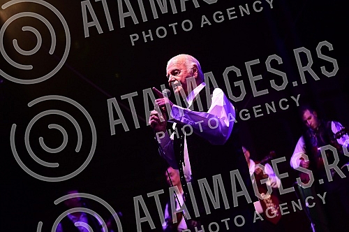 The bard of tambourine music, Zvonko Bogdan, held a concert as part of the July series of Garden Sessions concerts in the Jevremovac Botanical Garden.Bard tamburaske muzike Zvonko Bogdan odrao je koncert u skolpu julske serije Garden Sessions konce