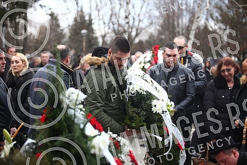 Buried Slavoljub Stavric - Stavre, show business manager in New Bezanijsko cemetery.Sahrana Slavoljuba Stavrica - Stavre, estradnog menadzera na Novom Bezanijskom groblju.