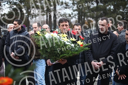 Buried Slavoljub Stavric - Stavre, show business manager in New Bezanijsko cemetery.Sahrana Slavoljuba Stavrica - Stavre, estradnog menadzera na Novom Bezanijskom groblju.