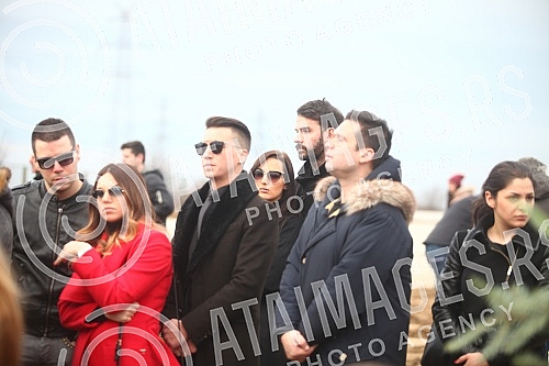 Buried Slavoljub Stavric - Stavre, show business manager in New Bezanijsko cemetery.Sahrana Slavoljuba Stavrica - Stavre, estradnog menadzera na Novom Bezanijskom groblju.
