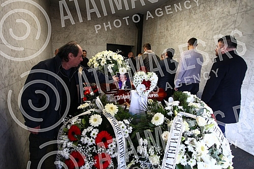 Buried Slavoljub Stavric - Stavre, show business manager in New Bezanijsko cemetery.Sahrana Slavoljuba Stavrica - Stavre, estradnog menadzera na Novom Bezanijskom groblju.