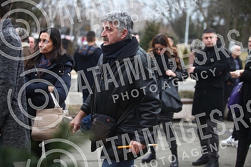 Buried Slavoljub Stavric - Stavre, show business manager in New Bezanijsko cemetery.Sahrana Slavoljuba Stavrica - Stavre, estradnog menadzera na Novom Bezanijskom groblju.