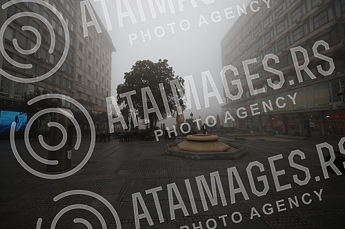 City pollution mixed with morning fog, Belgrade cityscape.Zagadjenje grada pomesano sa jutarnjom maglom, gradski pejzaz Beograda.