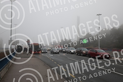 City pollution mixed with morning fog, Belgrade cityscape.

Zagadjenje grada pomesano sa jutarnjom maglom, gradski pejzaz Beograda.