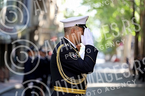 As part of the celebration of Interior Ministry Day and Police Day, a police delegation laid a wreath at the Cukur Fountain, which is of historical importance to the Serbian police, since it clashed with the Turkish army for the first time. U sklop