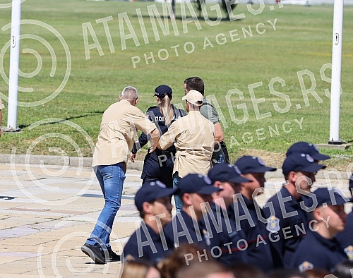 On the plateau in front of the Palace of Serbia, the Day of the Ministry of the Interior and the Police Day were marked, during which 1,337 new members of the Ministry of the Interior took the oath.Na platou ispred Palate Srbija obelezen je Dana Mi