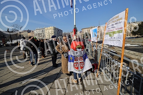 Supporters of the Provisional Assembly of the People Worthy of Serbia gathered in front of the National Assembly building.Pristalice Privremene skupstine naroda dostojnog Srbije okupile su se ispred zgrade Narodne skupstine.