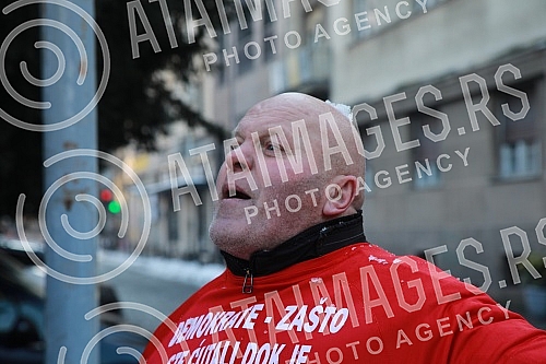 On the fourth anniversary of the murder of Oliver Ivanovic, citizens and opposition leaders gathered in front of the Presidency of the Republic of Serbia, and then went for a walk along the route to the Church of St. Mark under the slogan 