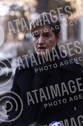 The republican referendum was called in order to confirm the Act on Changing the Constitution of Serbia.Republicki referendum raspisan radi potvrdjivanja Akta o promeni Ustava Srbije.