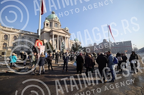Supporters of the Provisional Assembly of the People Worthy of Serbia gathered in front of the National Assembly building.Pristalice Privremene skupstine naroda dostojnog Srbije okupile su se ispred zgrade Narodne skupstine.