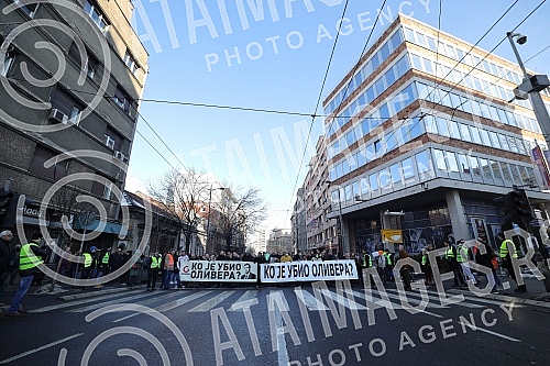 On the fourth anniversary of the murder of Oliver Ivanovic, citizens and opposition leaders gathered in front of the Presidency of the Republic of Serbia, and then went for a walk along the route to the Church of St. Mark under the slogan 