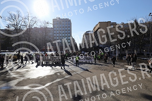 On the fourth anniversary of the murder of Oliver Ivanovic, citizens and opposition leaders gathered in front of the Presidency of the Republic of Serbia, and then went for a walk along the route to the Church of St. Mark under the slogan 