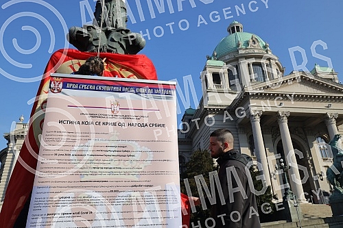Supporters of the Provisional Assembly of the People Worthy of Serbia gathered in front of the National Assembly building.Pristalice Privremene skupstine naroda dostojnog Srbije okupile su se ispred zgrade Narodne skupstine.