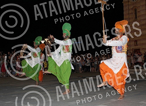 Opening ceremony of Dukat fest held in Banja Luka in front of temlp of Hrista Spasitelja.Svecana ceremonija otvaranja Dukat festa odrzana u Banja Luci ispred Hrama Hrista Spasitelja.