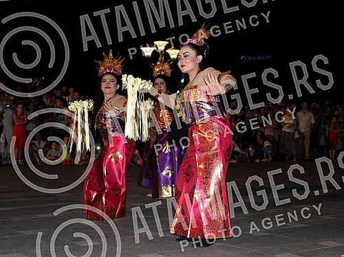 Opening ceremony of Dukat fest held in Banja Luka in front of temlp of Hrista Spasitelja.Svecana ceremonija otvaranja Dukat festa odrzana u Banja Luci ispred Hrama Hrista Spasitelja.