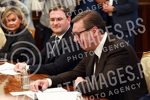 The President of the Republic of Serbia, Aleksandar Vucic, met with the Assistant Secretary of State for European and Asian Affairs, Karen Donfried.Predsednik Republike Srbije Aleksandar Vucic sastao se sa pomocnicom drzavnog sekretara SAD za Evrop
