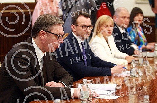 The President of the Republic of Serbia, Aleksandar Vucic, met with the Assistant Secretary of State for European and Asian Affairs, Karen Donfried.Predsednik Republike Srbije Aleksandar Vucic sastao se sa pomocnicom drzavnog sekretara SAD za Evrop
