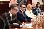 The President of the Republic of Serbia, Aleksandar Vucic, met with the Assistant Secretary of State for European and Asian Affairs, Karen Donfried.Predsednik Republike Srbije Aleksandar Vucic sastao se sa pomocnicom drzavnog sekretara SAD za Evrop