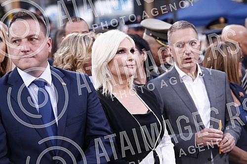 The state manifestation dedicated to the memory of all martyred and exiled Serbs on the occasion of the 27th anniversary of the military action Storm, this year was held in Novi Sad on Freedom Square.Drzavna manifestacija posvecena secanju na sve st
