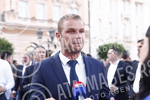 The state manifestation dedicated to the memory of all martyred and exiled Serbs on the occasion of the 27th anniversary of the military action Storm, this year was held in Novi Sad on Freedom Square.Drzavna manifestacija posvecena secanju na sve st