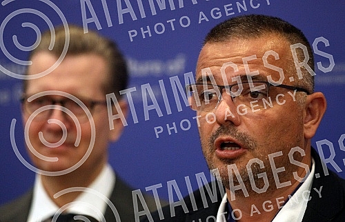 The Serbia-Russia agro-industrial forum has opened at the Hyatt Hotel.U hotelu Hyatt otvoren je agroindustrijski forum Srbija - Rusija. 