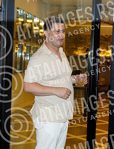 Saban Saulic's grandson, Anderlecht football player Luka Adzic and his wife Aleksandra became parents yesterday, and tonight a celebration was organized in the Topciderac restaurant on the occasion of Lana Adzic's birth.Unuk Sabana Saulica, fudbale