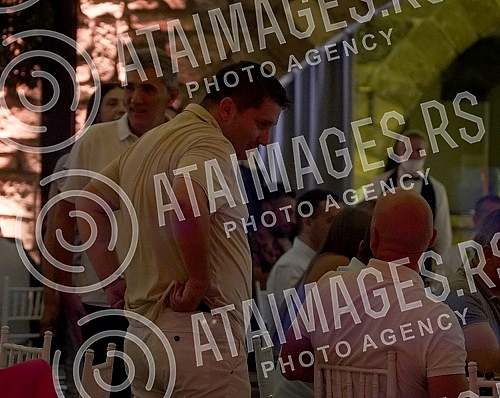 Saban Saulic's grandson, Anderlecht football player Luka Adzic and his wife Aleksandra became parents yesterday, and tonight a celebration was organized in the Topciderac restaurant on the occasion of Lana Adzic's birth.Unuk Sabana Saulica, fudbale