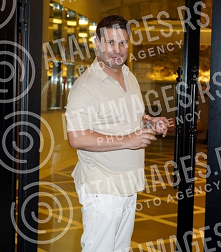 Saban Saulic's grandson, Anderlecht football player Luka Adzic and his wife Aleksandra became parents yesterday, and tonight a celebration was organized in the Topciderac restaurant on the occasion of Lana Adzic's birth.Unuk Sabana Saulica, fudbale