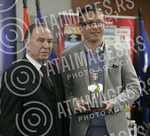 In the sports center Haus of Football in Stara Pazova FSS held six sessions of the Assembly of the Serbian Football Association, chaired by Tomislav Karadzic - President of FSS.U Sportskom centru FSS u Staroj Pazovi odrzana je Sesta sednica Skupst