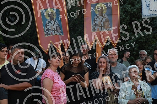 The Association United for Tradition and Family organized the first of three national Lities in front of the Patriarchate, which, in addition to the congregational prayer of the people, also aimed at banning or canceling the announced Europride in Be