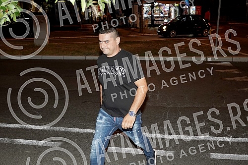 The arrival of Marija Kulic and Nenad Macanovic Bebica on the TV show Narod pita on TV Pink.Dolazak Marije Kulic i Nenada Macanovica Bebice na gostovanje u emisiji Narod pita na TV Pinku.