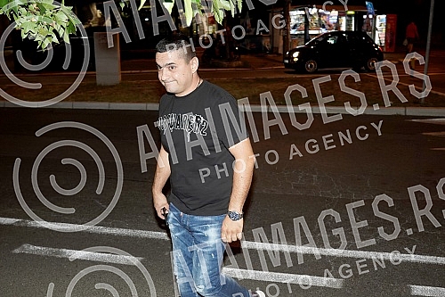 The arrival of Marija Kulic and Nenad Macanovic Bebica on the TV show Narod pita on TV Pink.Dolazak Marije Kulic i Nenada Macanovica Bebice na gostovanje u emisiji Narod pita na TV Pinku.