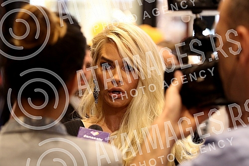 Performance of Natasa Bekvalac held in Shopping center BIG.Nastup Natase Bekvalac u Soping centru BIG. 