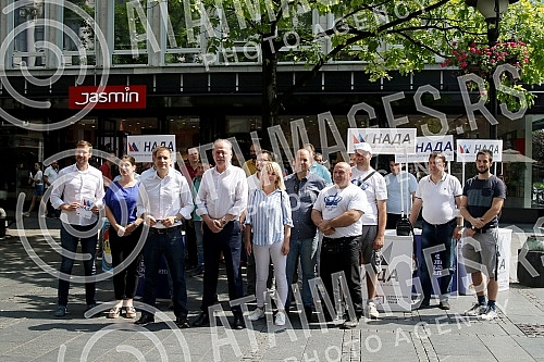 The NADA coalition (POKS, DSS and 19 citizens' associations) held a press conference in Knez Mihailova.Koalicija NADA (POKS, DSS i 19 udruzenja gradjana) odrzala je u Knez Mihailovoj konferenciju za novinare.