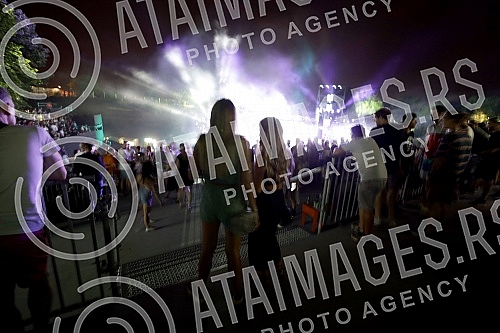 Visitors and atmosphere during the second festival evening at the Exit Festival 2021. Posetioci i atmosfera tokom druge festivalske veceri na Exit festivalu 2021.