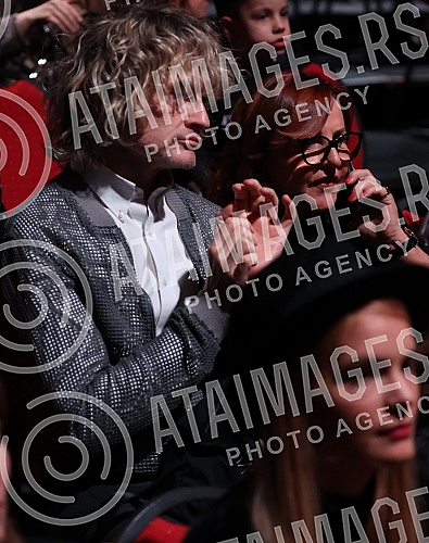 The 50th L'Oreal Belgrade Fashion Week closed with a fashion show of the VIgorÂ® collection of Igor Todorovic's atelier.

Modnom revijom kolekcije VIgorÂ® ateljea Igora Todorovica zatvorena je 50. L'Oreal beogradska nedelja mode. 