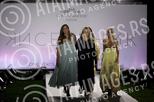 Verica Rakocevic presented the hybrid project OXYGEN - collection for autumn / winter 2020/2021 in Tasmajdan Park.Verica Rakocevic je u parku Tasmajdan predstavila hibrid projekat KISEONIK - kolekciju za jesen/zimu 2020/2021