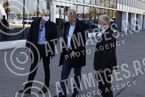 The Minister of Health in the Government of the Republic of Serbia, Dr. Zlatibor Loncar, attended the ceremony on the occasion of the opening of the new special gas filling station and laboratory of the company Messer Tehogas.Ministar zdravlja u Vl