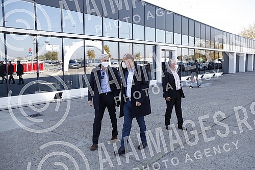 The Minister of Health in the Government of the Republic of Serbia, Dr. Zlatibor Loncar, attended the ceremony on the occasion of the opening of the new special gas filling station and laboratory of the company Messer Tehogas.Ministar zdravlja u Vl