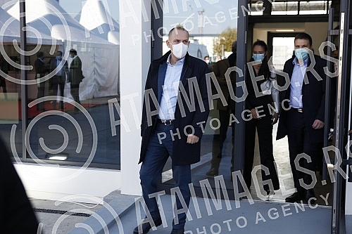 The Minister of Health in the Government of the Republic of Serbia, Dr. Zlatibor Loncar, attended the ceremony on the occasion of the opening of the new special gas filling station and laboratory of the company Messer Tehogas.Ministar zdravlja u Vl