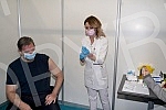 The President of the Republic of Serbia, Aleksandar Vucic, received the third (booster) dose of the coronavirus vaccine at the vaccination point in Hall 7 at the Belgrade Fair.Predsednik Republike Srbije Aleksandar Vucic primio je trecu (buster) do