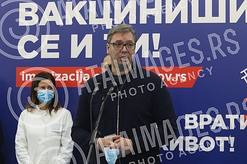 The President of the Republic of Serbia, Aleksandar Vucic, received the third (booster) dose of the coronavirus vaccine at the vaccination point in Hall 7 at the Belgrade Fair.Predsednik Republike Srbije Aleksandar Vucic primio je trecu (buster) do