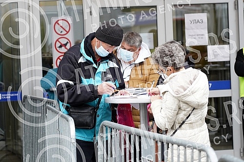 At the Belgrade Fair, the interest of citizens in vaccination against coronavirus has increased.Na Beogradskom sajmu je pojacano interesovanje gradjana za vakcinaciju protiv korona virusa.